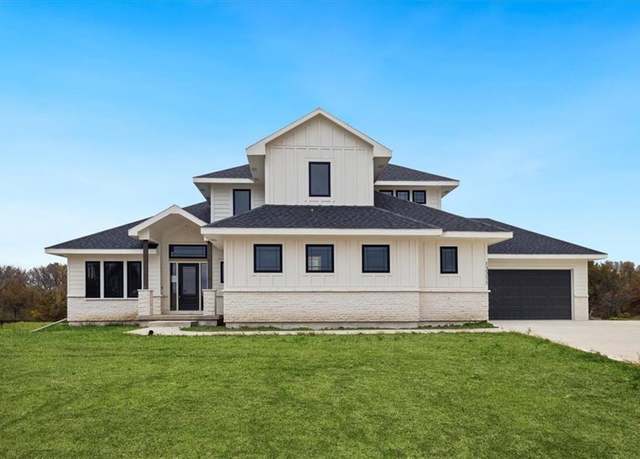 Property at 13311 Woodland Ranch Dr, Lee's Summit, MO 64086, 5 beds, 4.5 baths