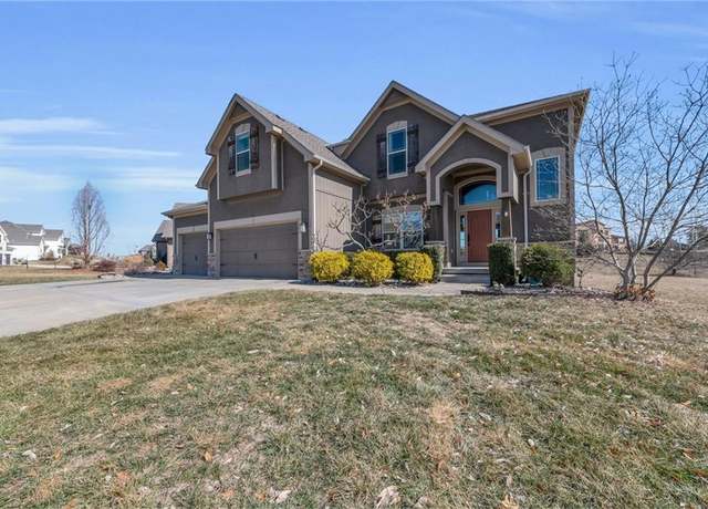 Property at 12945 N Bayberry St, Platte City, MO 64079, 5 beds, 4.5 baths