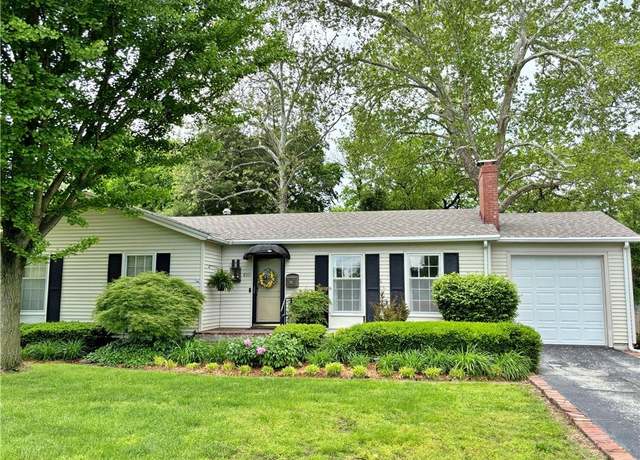 Property at 610 S Woodland St, Pittsburg, KS 66762, 2 beds, 2 baths