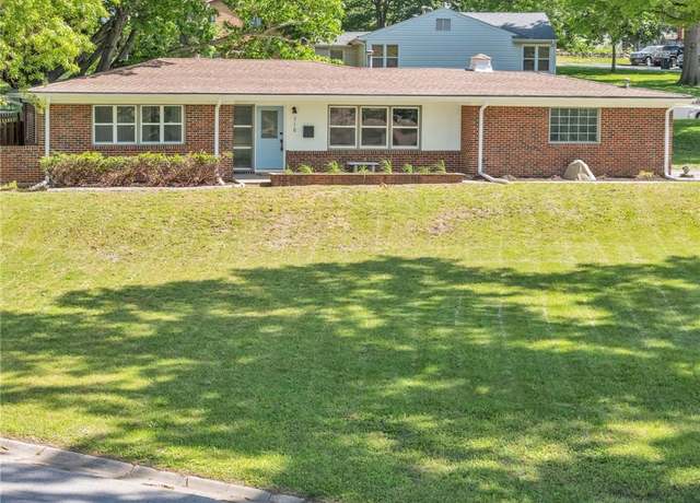 Property at 718 E Red Rd, Independence, MO 64055, 3 beds, 3 baths