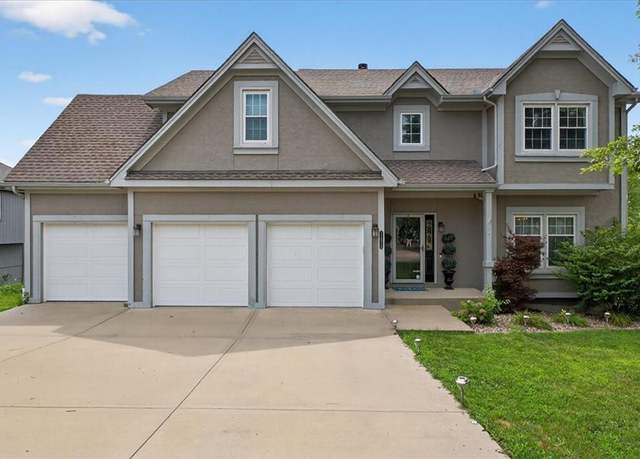 Property at 11312 N Madison Ave, Kansas City, MO 64155, 4 beds, 3 baths