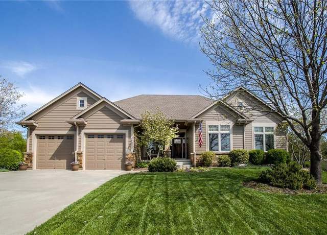 Property at 1609 NE Woodland Shores Dr, Lee's Summit, MO 64086, 4 beds, 3 baths