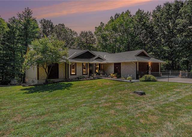 Property at 5011 Century Dr, Smithville, MO 64089, 3 beds, 3 baths