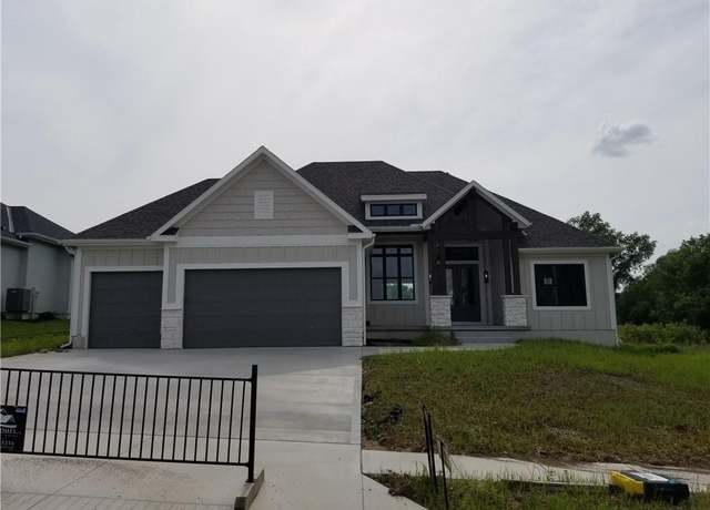 Property at 4576 Aspen Dr, Basehor, KS 66007, 3 beds, 2 baths