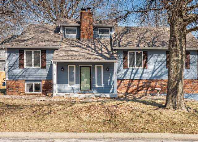 Property at 275 NW Beau Dr, Blue Springs, MO 64014, 4 beds, 2.5 baths