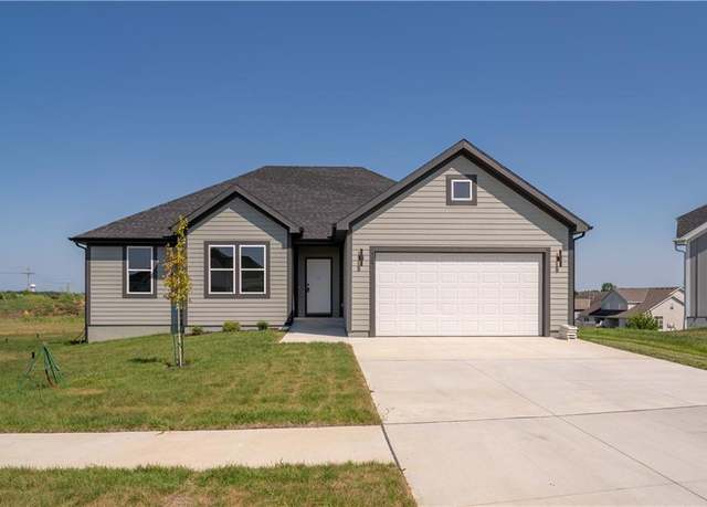 Property at 929 168th Ter, Basehor, KS 66007, 3 beds, 2 baths