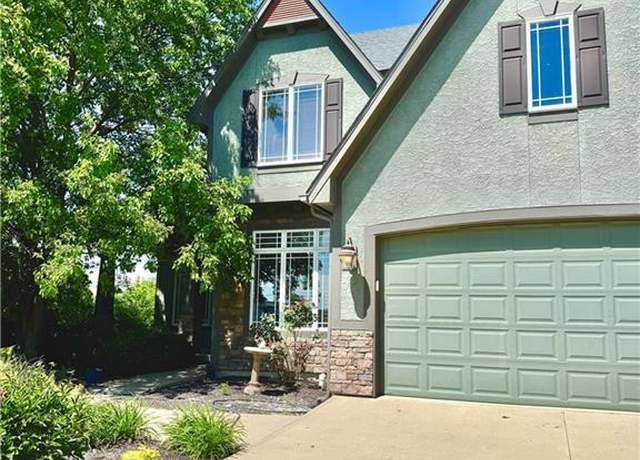 Property at 28993 Bluestem Dr, Paola, KS 66071, 5 beds, 4 baths