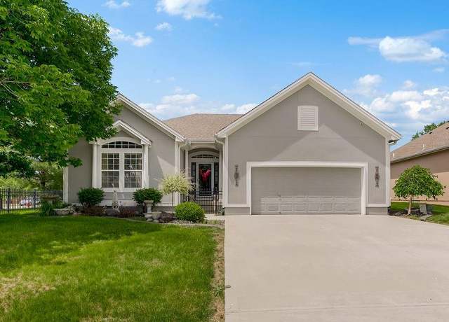 Property at 4025 NW Chapman Dr, Blue Springs, MO 64015, 3 beds, 2 baths