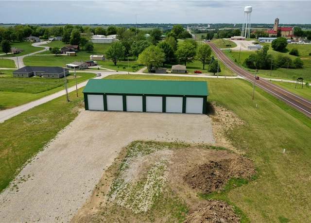 Property at 30449 Hillside Dr, Maryville, MO 64468