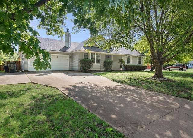 Property at 2709 Home Place St, Leavenworth, KS 66048, 3 beds, 2.5 baths