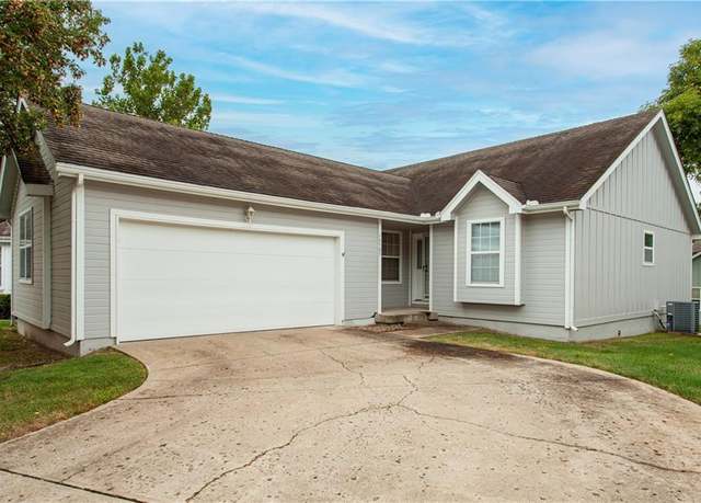 Property at 16503 E 52nd Terrace Ct S, Independence, MO 64055, 2 beds, 2 baths