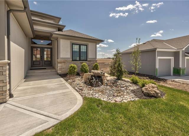 Property at 20776 W 188th St, Spring Hill, KS 66083, 4 beds, 3 baths