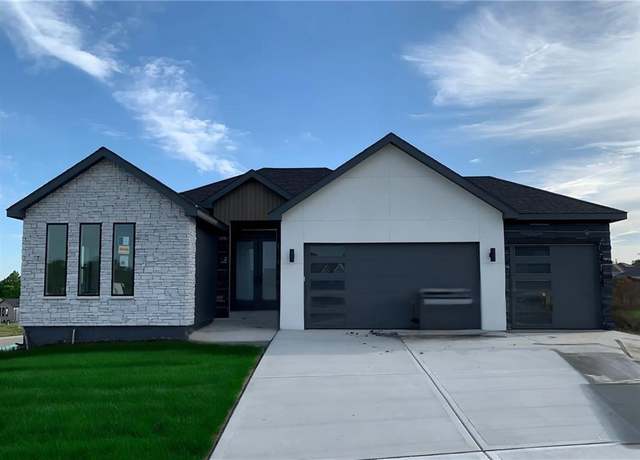Property at 2604 Crestview St, Blue Springs, MO 64029, 4 beds, 3 baths
