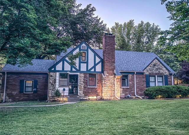 Property at 1928 S Drumm Ave, Independence, MO 64055, 3 beds, 2.5 baths