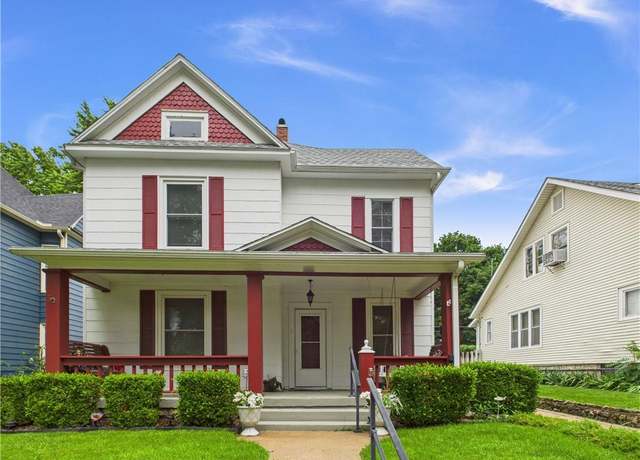 Property at 822 W 6th St, Sedalia, MO 65301, 4 beds, 2 baths