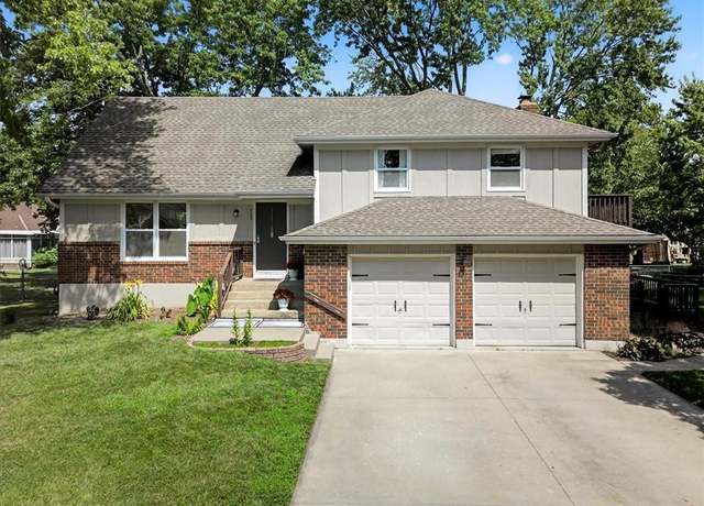 Property at 509 SE Bayberry Ln, Lee's Summit, MO 64063, 4 beds, 2.5 baths