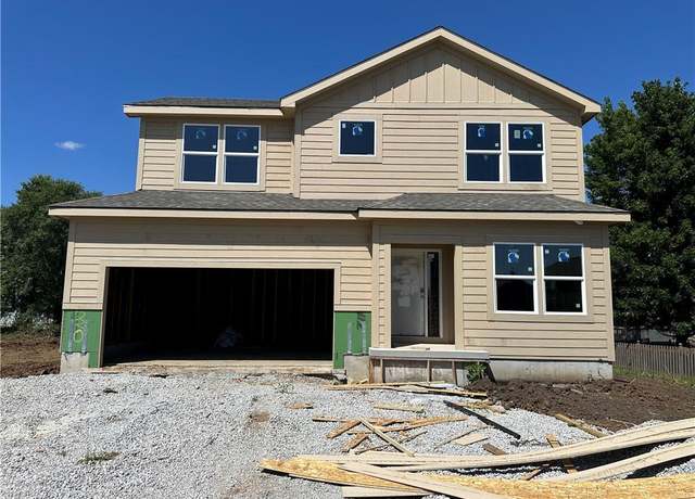 Property at 19520 W 208th St, Spring Hill, KS 66083, 3 beds, 2.5 baths