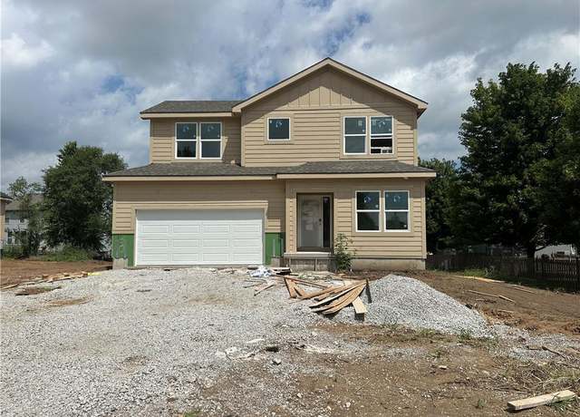 Property at 19520 W 208th St, Spring Hill, KS 66083, 3 beds, 2.5 baths