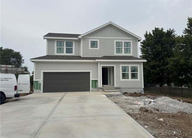 Property at 19520 W 208th St, Spring Hill, KS 66083, 3 beds, 2.5 baths
