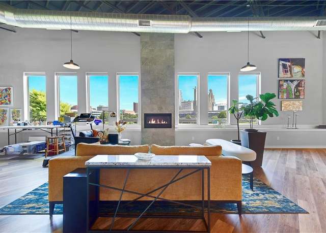 Property at 1601 Jefferson St, Kansas City, MO 64108, 3 beds, 2.5 baths