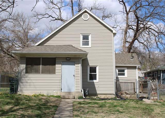 Property at 710 Prospect St, Leavenworth, KS 66048, 2 beds, 1 bath