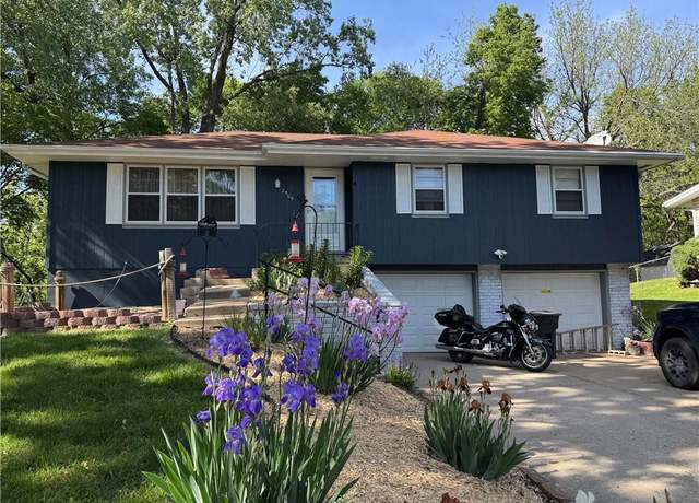 Property at 2509 Flintstone Dr, St Joseph, MO 64505, 3 beds, 2 baths