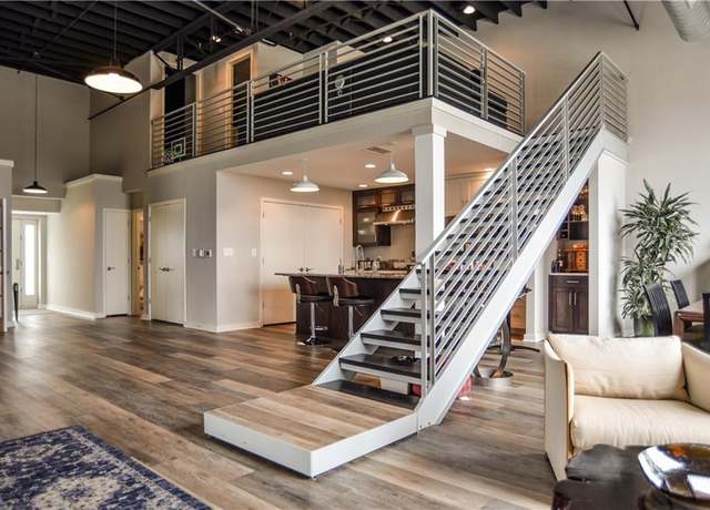 Property at 1609 Jefferson St, Kansas City, MO 64108, 4 beds, 3.5 baths
