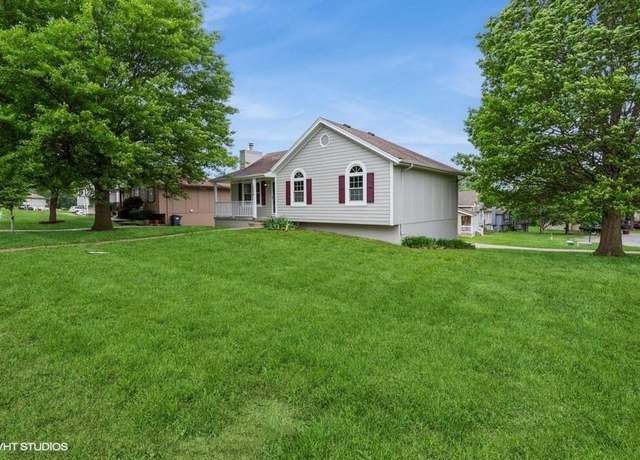 Property at 1024 SE Sunnyside School Rd, Blue Springs, MO 64014, 3 beds, 2.5 baths