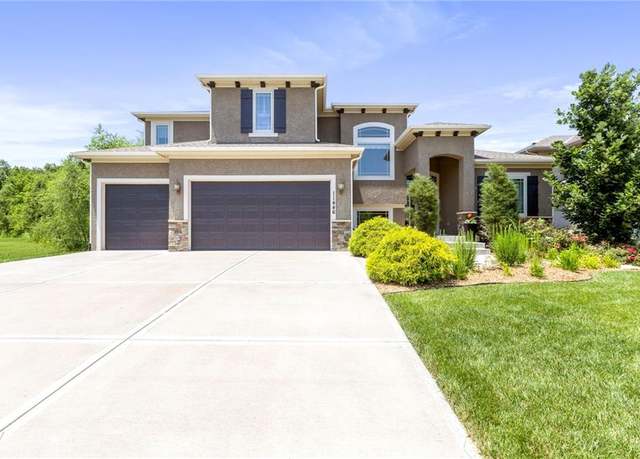 Property at 11446 S Longview Rd, Olathe, KS 66061, 5 beds, 5 baths