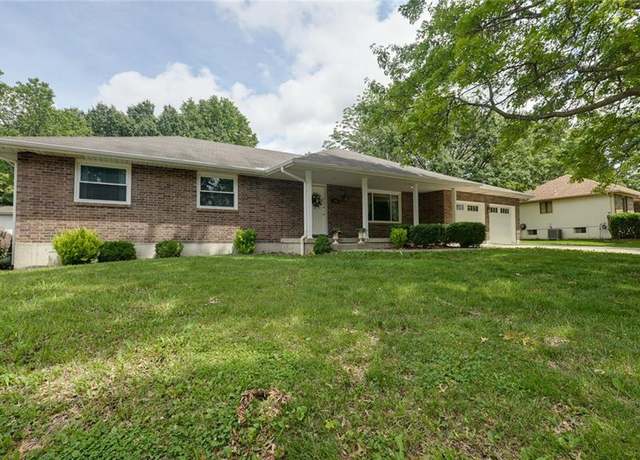 Property at 704 Hereford Ct, Odessa, MO 64076, 3 beds, 2 baths