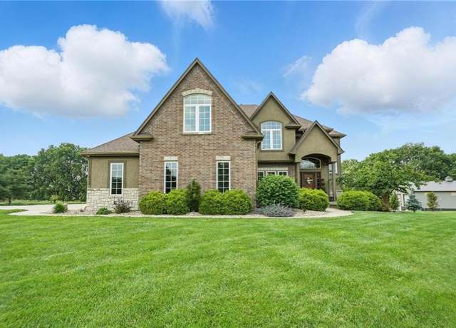 Property at 12400 NE Sherman Rd, Kansas City, MO 64166, 4 beds, 4.5 baths