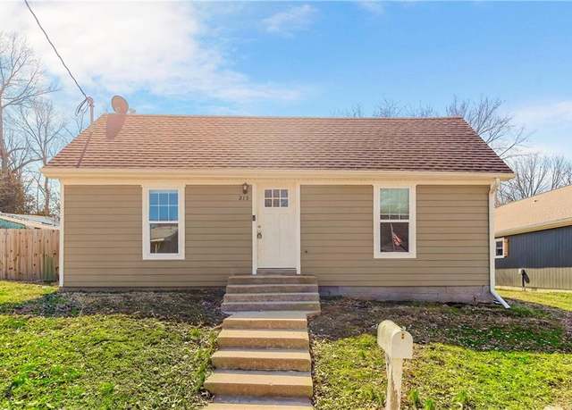 Property at 213 W 18th St, Higginsville, MO 64037, 2 beds, 1 bath