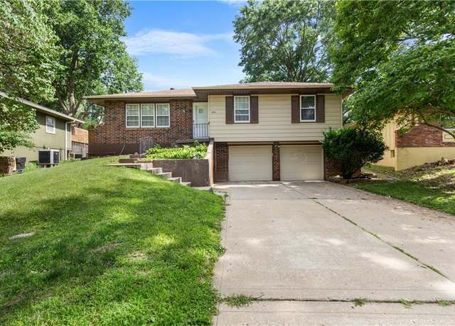 Property at 6911 NW 76th Pl, Kansas City, MO 64152, 3 beds, 1.5 baths