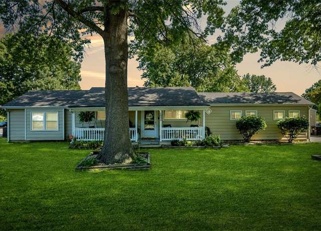 Property at 1934 E Mechanic Ave, Independence, MO 64050, 3 beds, 1.5 baths