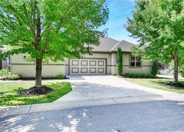 Property at 24571 W 110th St, Olathe, KS 66061, 3 beds, 2.5 baths