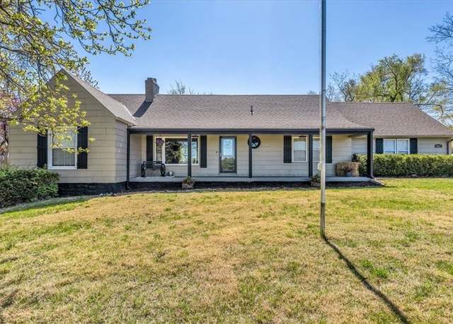 Property at 9501 Wornall Rd, Kansas City, MO 64114, 3 beds, 2.5 baths