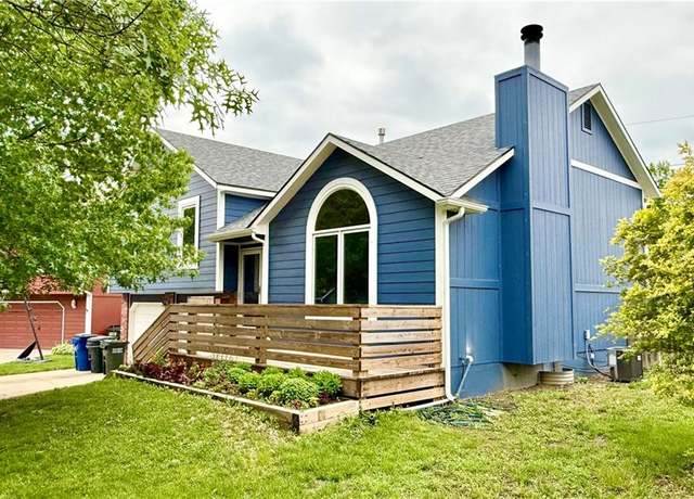 Property at 2700 Ann Ct, Lawrence, KS 66046, 3 beds, 2.5 baths