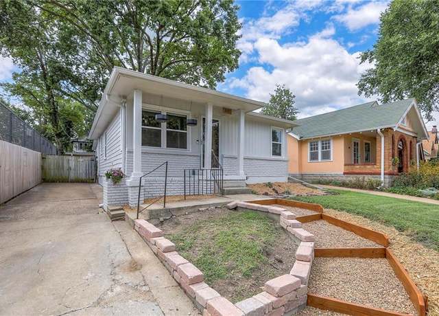 Property at 849 E 71st Ter, Kansas City, MO 64131, 3 beds, 2 baths