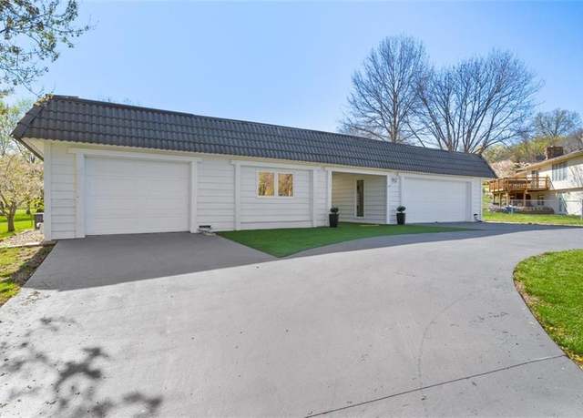 Property at 112 Lawrence Ave, Lawrence, KS 66049, 3 beds, 2 baths