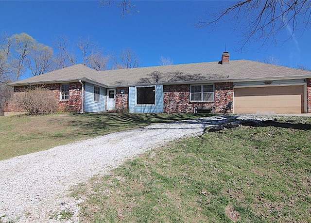 Property at 866 Kendall Rd, Peculiar, MO 64078, 4 beds, 2 baths