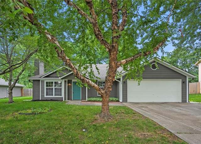 Property at 208 Cross Creek Ln, Grain Valley, MO 64029, 3 beds, 2 baths