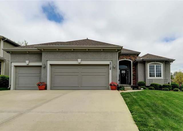 Property at 22120 W 122nd St, Olathe, KS 66061, 4 beds, 3 baths
