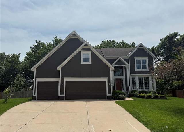 Property at 8007 W 146 Ter, Overland Park, KS 66223, 4 beds, 3.5 baths