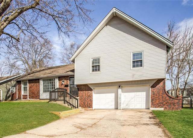 Property at 7604 E 127th Pl, Grandview, MO 64030, 3 beds, 2.5 baths