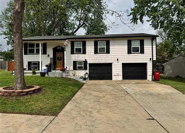 Property at 802 N Susquehanna Rdg, Independence, MO 64056, 4 beds, 3 baths