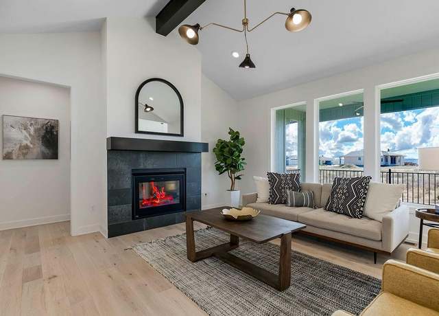 Property at 12541 S Hedge Ct, Olathe, KS 66061, 3 beds, 2.5 baths