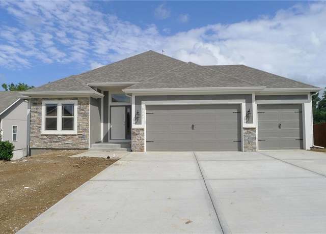Property at 11440 N Auburndale Cir, Kansas City, MO 64157, 3 beds, 2.5 baths