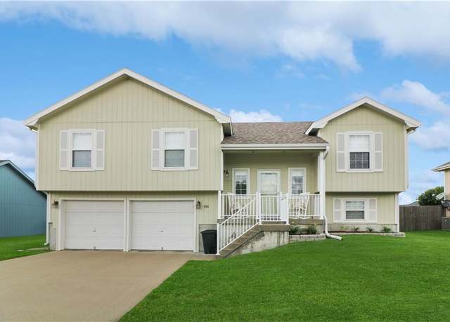 Property at 156 SE 1181 Rd, Knob Noster, MO 65336, 4 beds, 2.5 baths