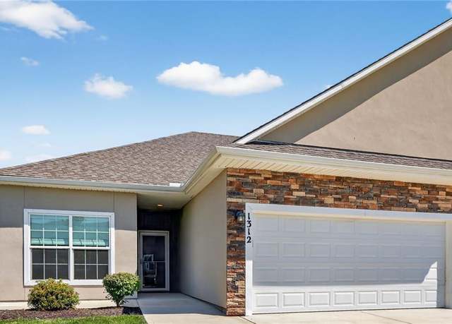 Property at 1312 Villa Ln, Louisburg, KS 66053, 3 beds, 2 baths