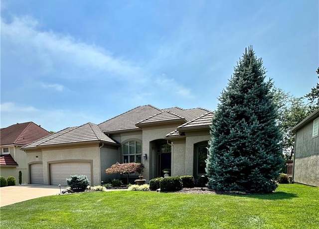 Property at 21123 W 95th Ter, Lenexa, KS 66220, 4 beds, 4.5 baths